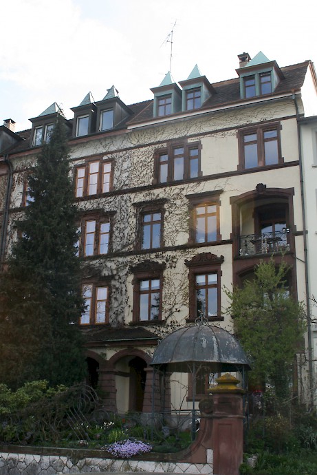 Mehrfamilienhaus Dachausbau - Ferdinand Neeracher-Pfrunder Stiftung